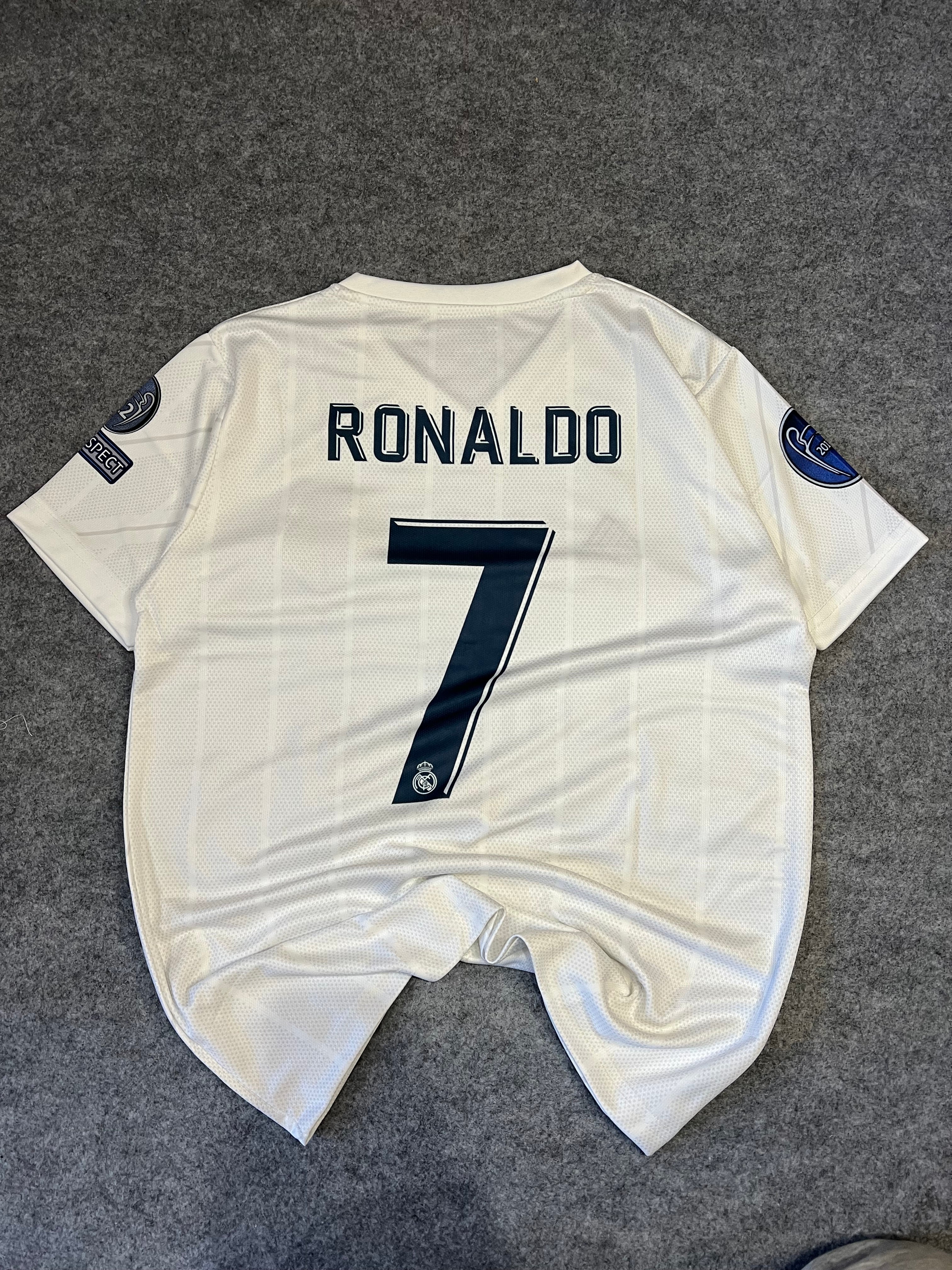 RONALDO 2018 HALF SLEEVES PREMIUM QUALITY EMBRIODERY JERSEY